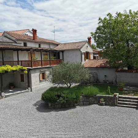 Сasa de vacaciones Domus Carstica *